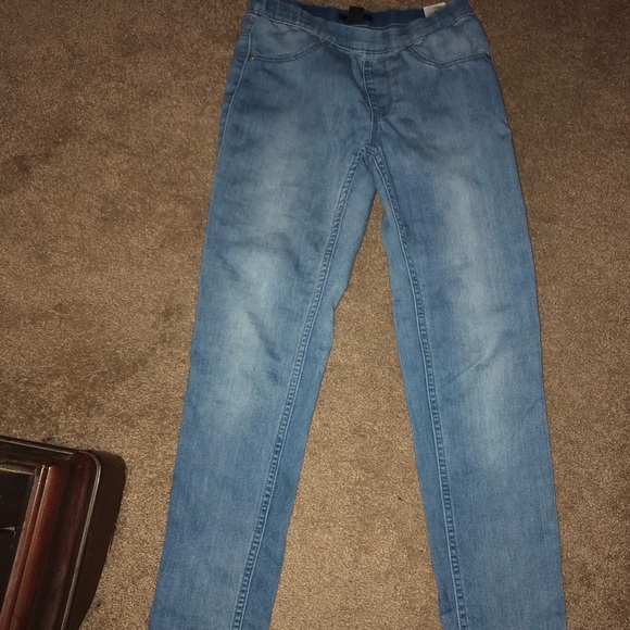 Denim Jeans & Capri - Picture 3 of 6